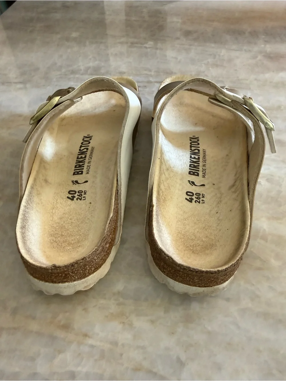Birkenstock Arizona Split Slide Sandal in Women’s 40 (9-9.5 US) in White/Gold